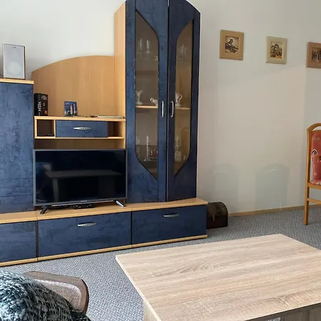 Ferienwohnung Am Schloss Apartman Lelkendorf